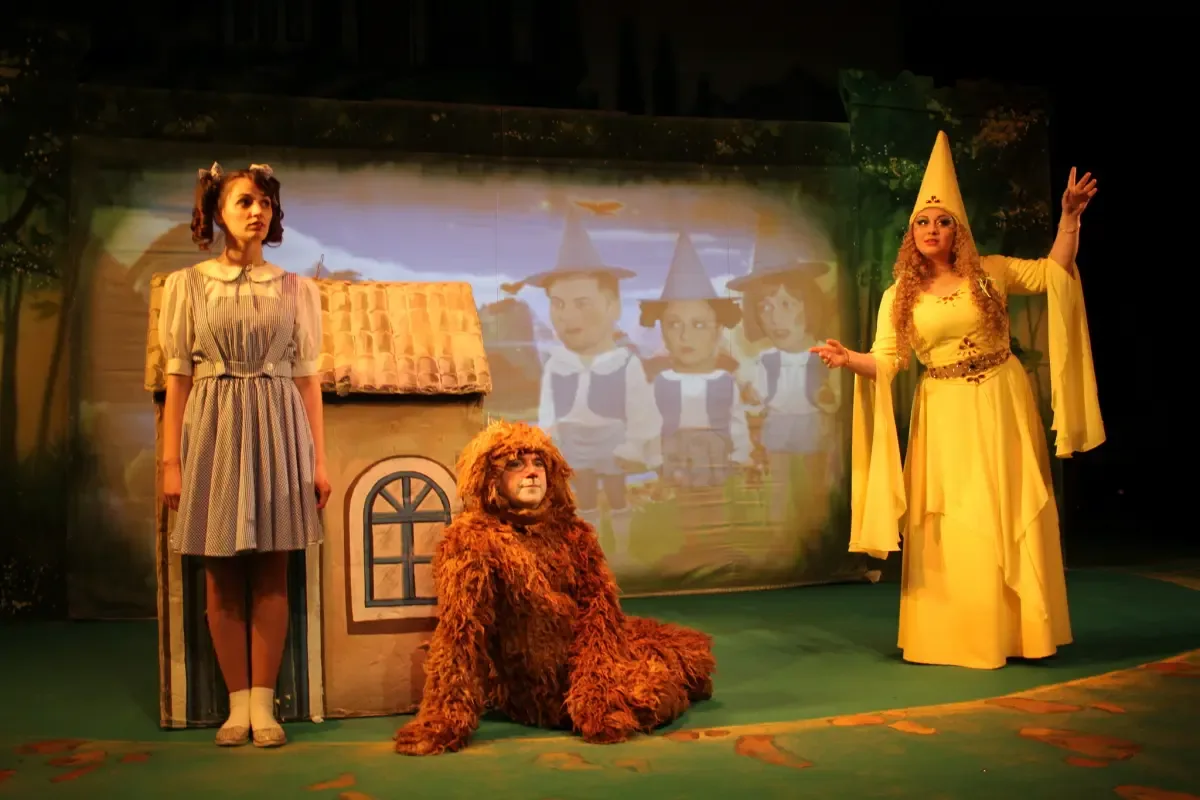 THE WIZARD OF THE EMERALD CITY